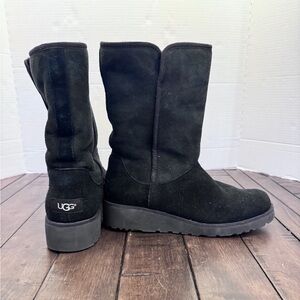 UGG Amie Wedge Black Suede Shearling Boots Women's Size 9 Slim Classic Treadlite